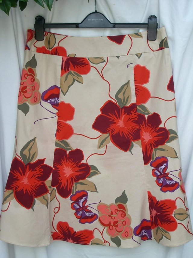 Image 3 of GAP Stretch Red Print Skirt – Size 12