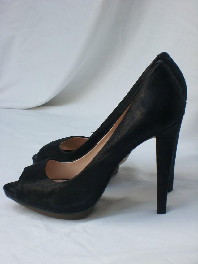 Preview of the first image of FRENCH CONNECTION Black Shoes– Size6/39 NEW.