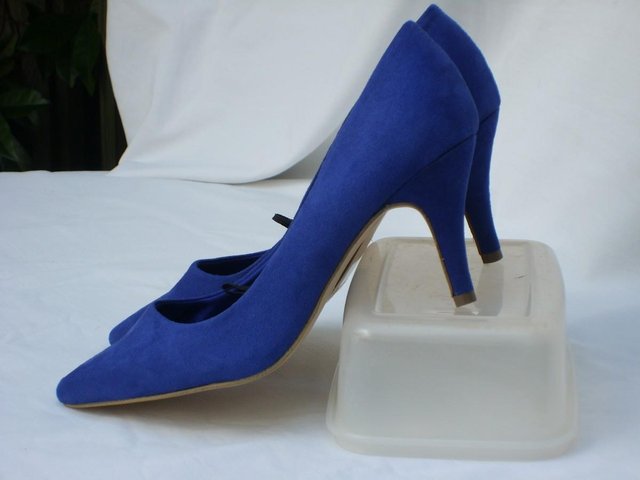 Preview of the first image of H&M Faux Suede Blue Shoes – Size5/38 NEW.