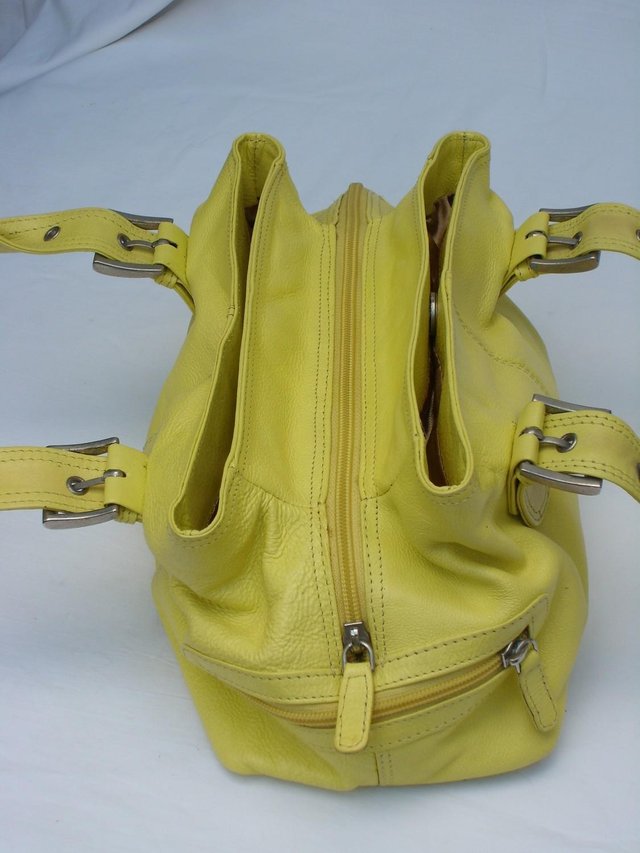 Image 2 of Tommy & Kate Yellow Leather Shoulder Handbag