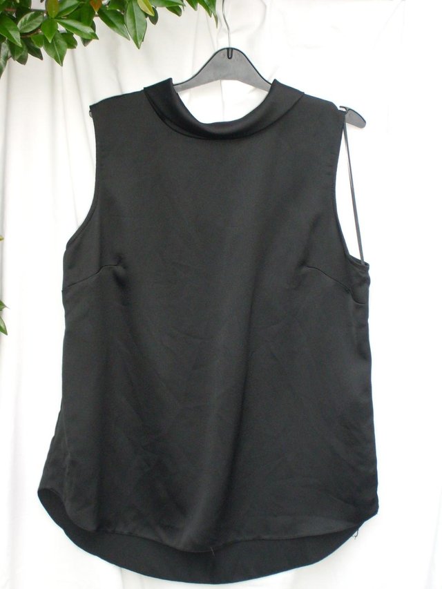 Preview of the first image of PAPAYA WEEKEND Black Sleeveless Top – Size 16.