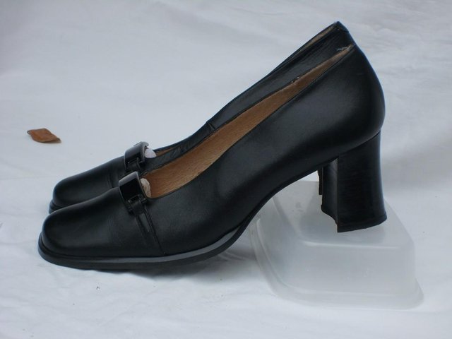 Preview of the first image of CABLE & CO 1901 Vintage Leather Shoes – Size 7/40.