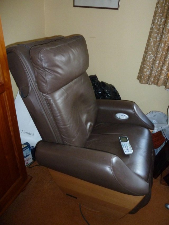 Image 2 of Keyton Sensor FT2 Massage Chair