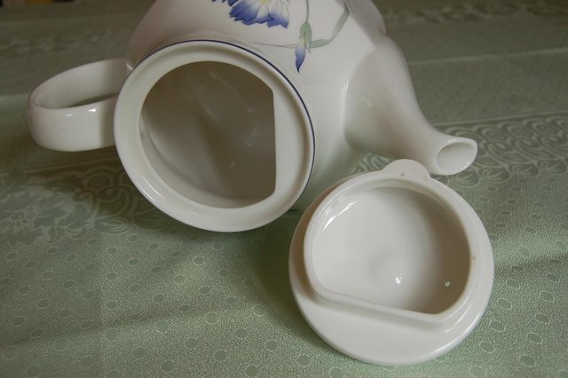 Image 3 of Royal Doulton 'Minerva' & 'Carmel' Expressions Teapots, VGC