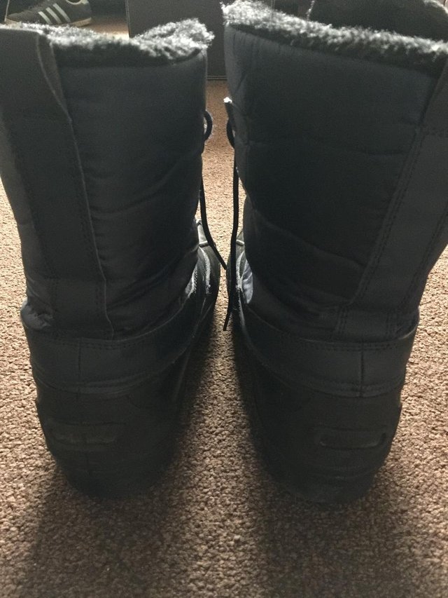 Image 2 of Mens snow boots size 12