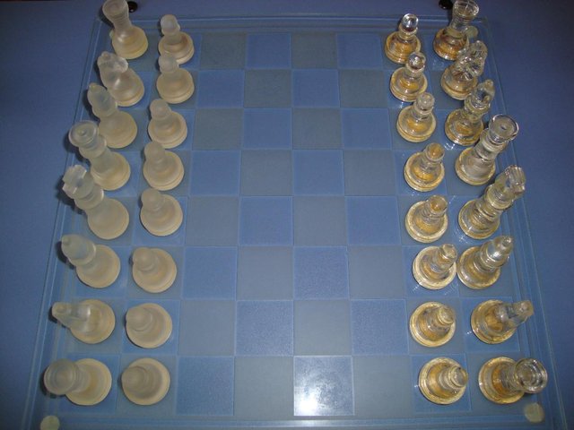 Image 2 of CHESS SET with board (GLASS)