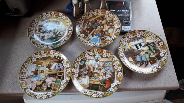 Preview of the first image of Woodland hanging plates.