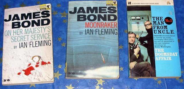 Preview of the first image of Collection of 3 vintage books  James Bond,  Moonraker 1963 t.