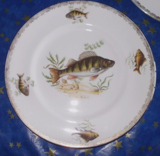 Image 3 of collection of 2 Royal Doulton  Fish Cabinet Plate  diameter