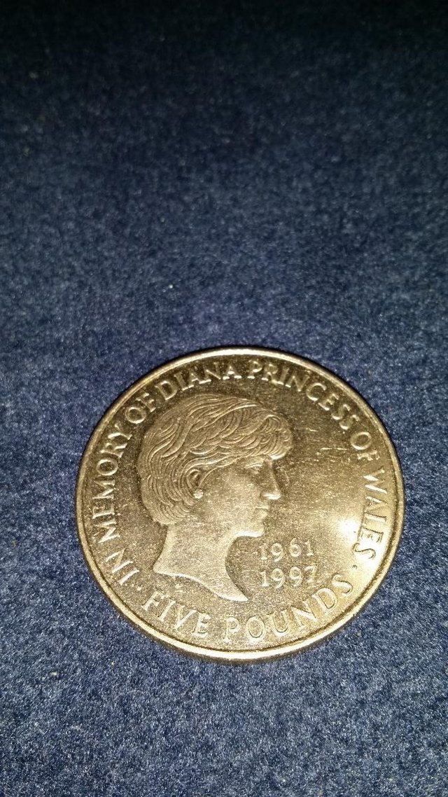 Image 2 of 1999 Diana Princess OF Wales Memorial £5 CROWN
