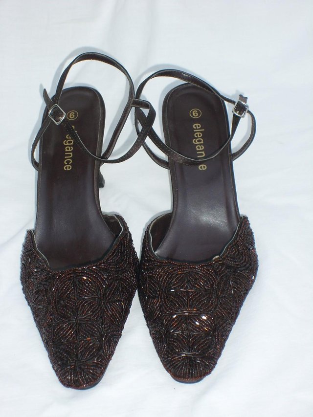 Preview of the first image of ELEGANCE Brown Beaded Shoes – Size 6/39.