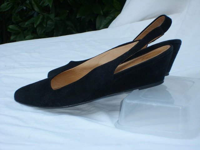 Preview of the first image of NAVYBOOT Switzerland Black Suede Shoes – Size 6/39.