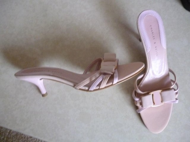 Image 2 of Ladies Pink Low Heeled Sandals– Brand New