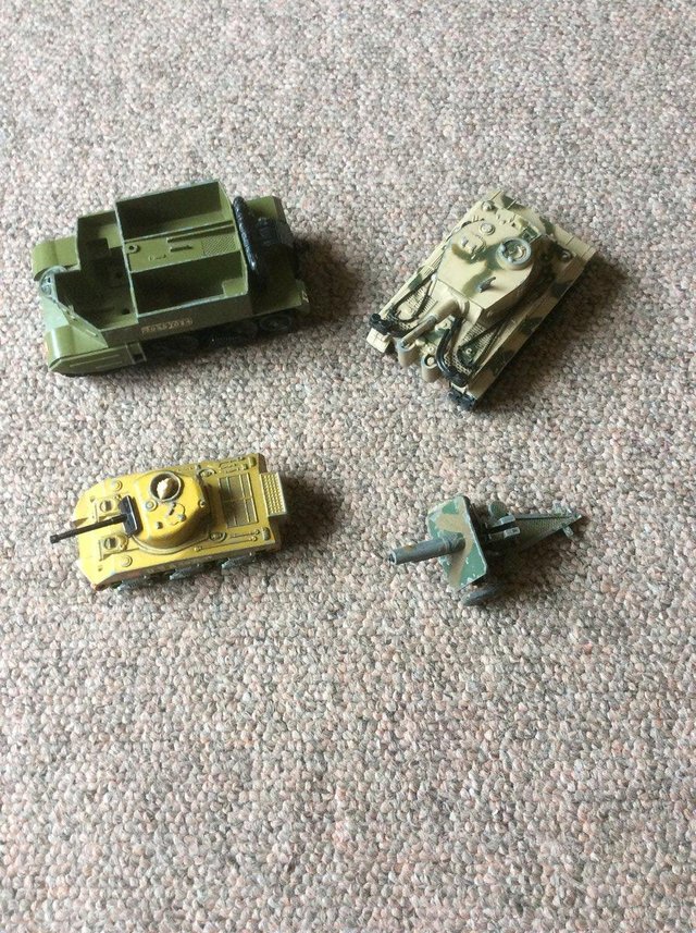 Preview of the first image of Toy army vehicles.
