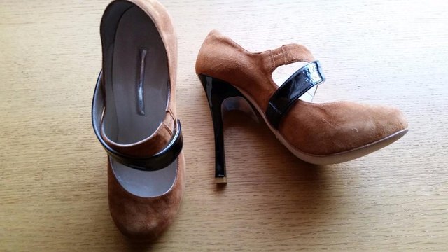 Image 2 of Designer shoes - Strutt Couture Size 5