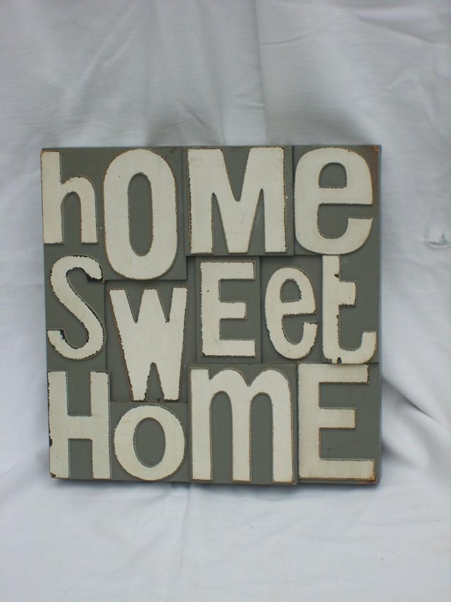 Preview of the first image of Shabby Chic Wood Sign HOME SWEET HOME.