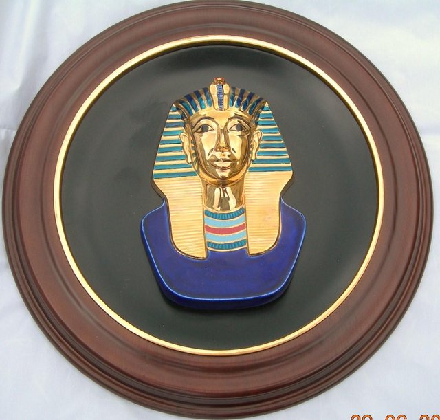 Image 2 of Osiris Porcelain The Tutankhamun collection