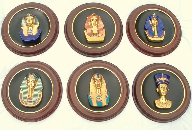 Image 3 of Osiris Porcelain The Tutankhamun collection