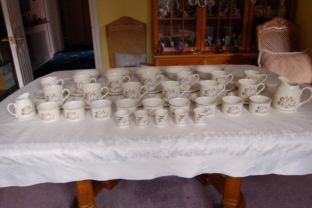 Image 3 of Royal Doulton 'Bredon Hill', 52 Items in 'As New' Condition