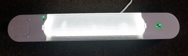 Image 2 of New - Dual Voltage LED Shaver light w/ USB Port/nightlight