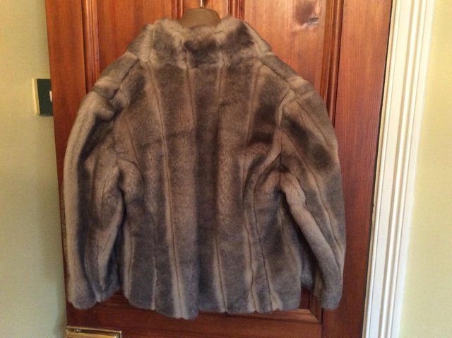 Image 2 of Ladies Faux Fur cropped jacket.fit sizes 8/10/12