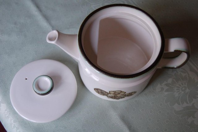 Image 3 of Lovely Teapots Wedgwood 'Primrose' & Denby 'Sahara' As New