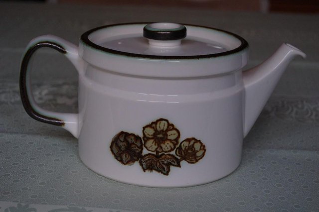 Image 4 of Lovely Teapots Wedgwood 'Primrose' & Denby 'Sahara' As New
