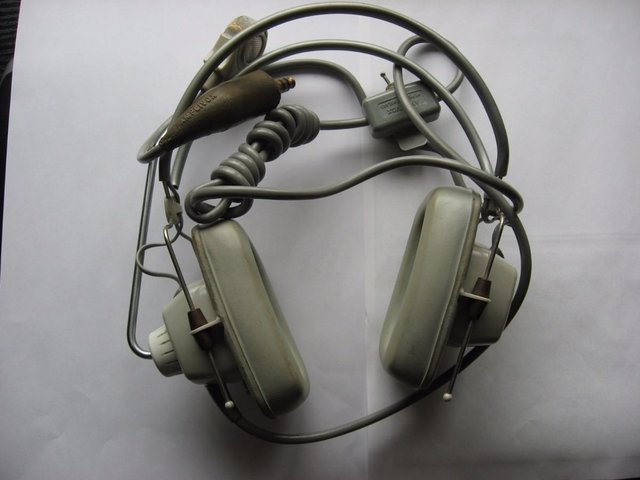 Preview of the first image of Aircraft Headset Amplivox.
