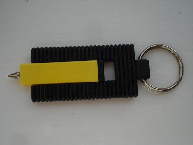 Image 2 of NEW NOVELTY MINI PEN KEYRING – NEVER BE WITHOUT A PEN