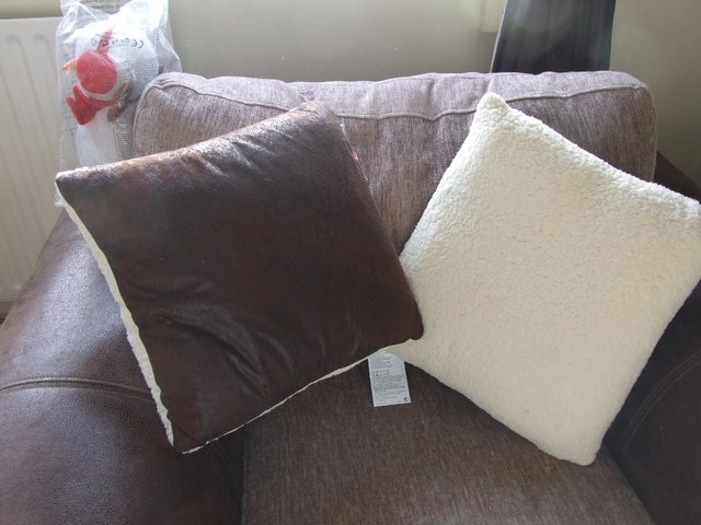 Preview of the first image of Brand new 2 toned Cushions.