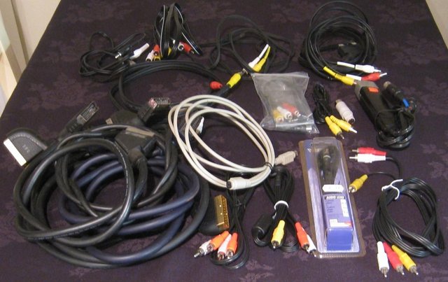 Preview of the first image of Selection of audio wires & scart leads.