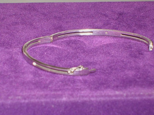 Image 4 of 925 Sterling Silver Hinged Bracelet With Stone