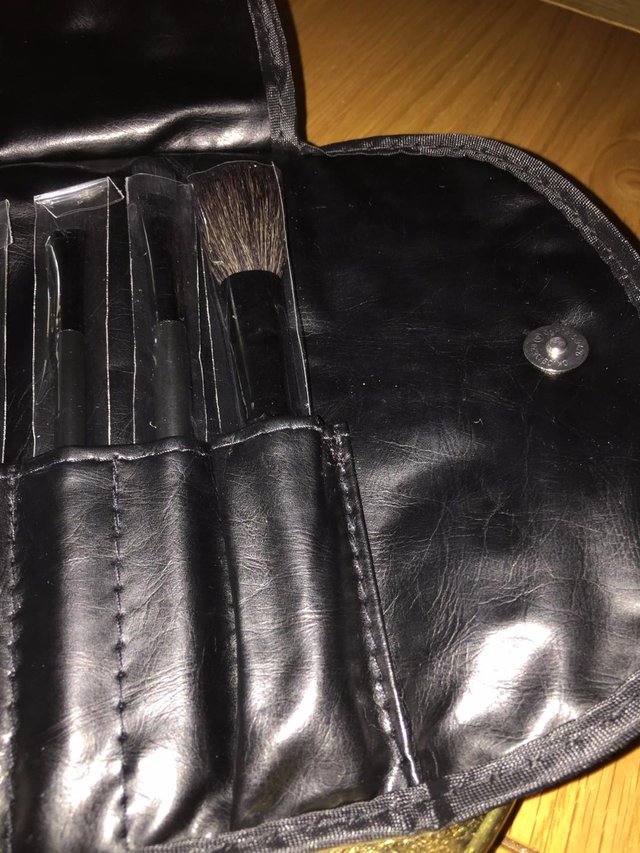 Image 2 of new genuine Chanel 7 brushes pouch from Paris