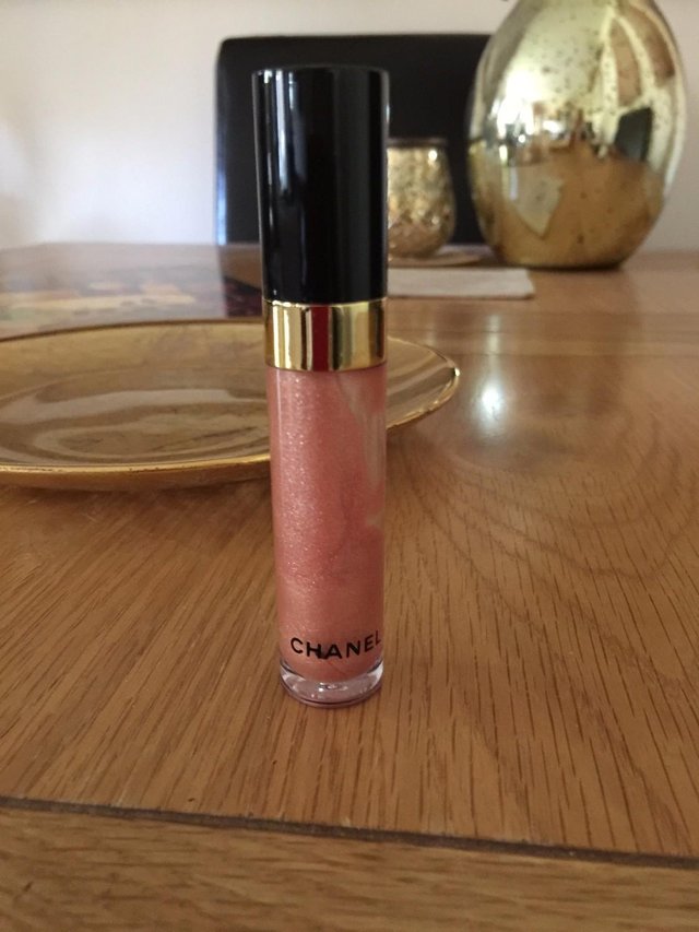 Image 2 of Genuine new Chanel LIPgloss 05 golden pink from Paris