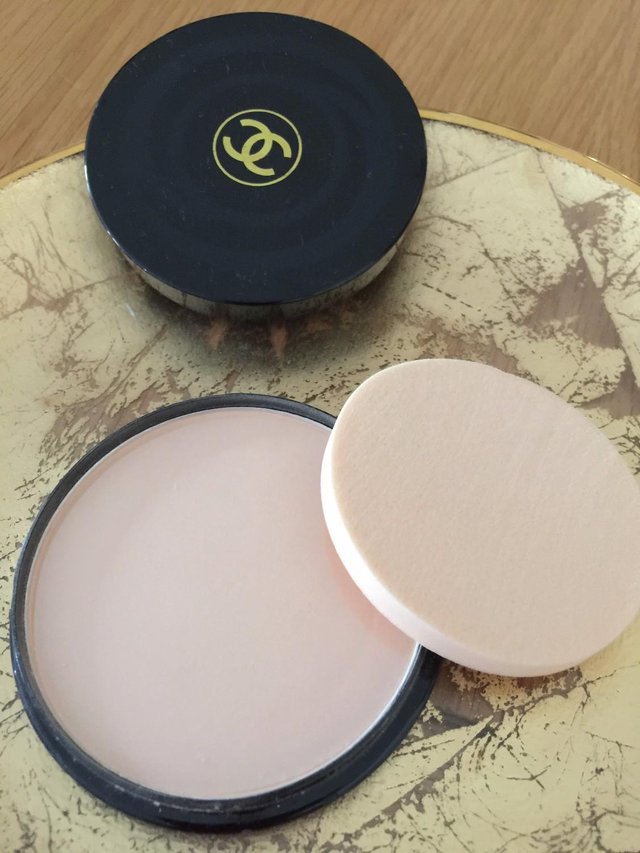 Preview of the first image of Genuine new Chanel Whitening compact foundation from Paris.