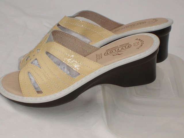 Image 2 of PAVERS FLY FLOT Leather Mule Shoes – Size 5/38 NEW