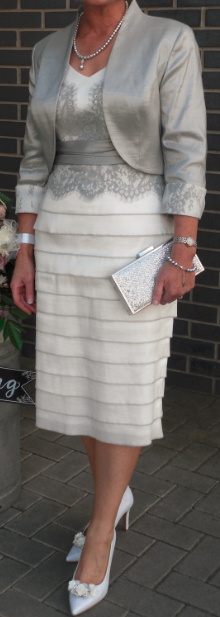Preview of the first image of Stunning Ispirato Mother of the Bride/Groom Outfitsize 12.