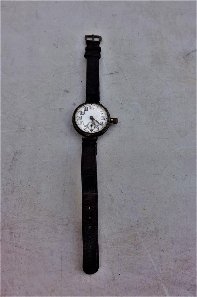 Preview of the first image of WW1 genuine military officers wristwatch.