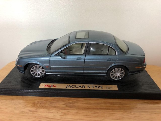 Preview of the first image of Maisto 1:18 scale Jaguar S-Type (1999).
