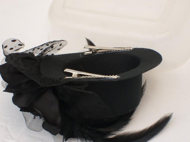 Image 3 of Black Mini Hat Clip On Fascinator - NEW