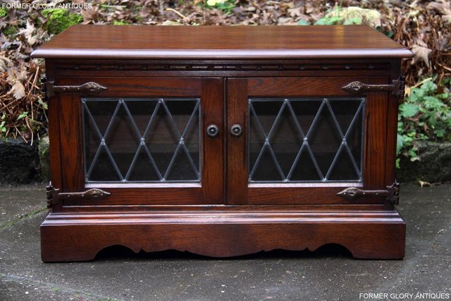 Image 6 of AN OLD CHARM TUDOR BROWN OAK TV CABINET CUPBOARD TABLE STAND