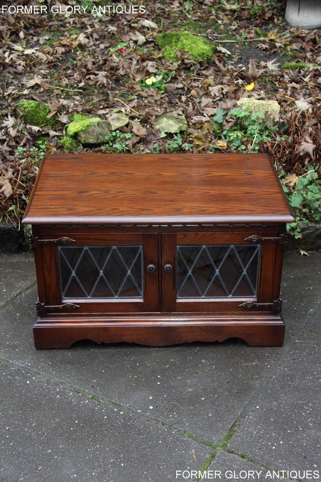 Image 25 of AN OLD CHARM TUDOR BROWN OAK TV CABINET CUPBOARD TABLE STAND