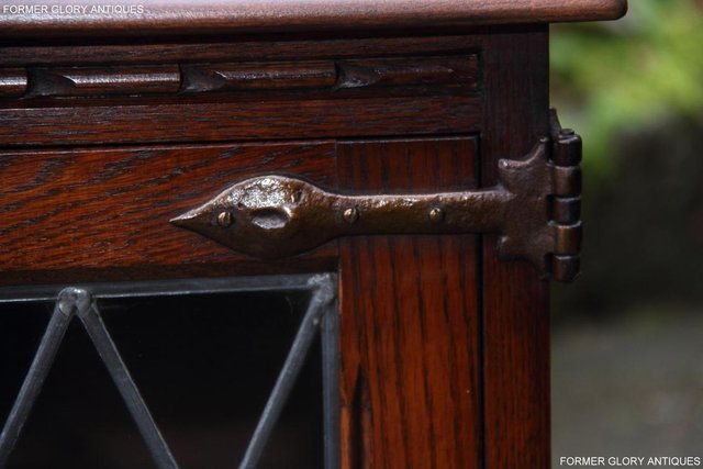 Image 28 of AN OLD CHARM TUDOR BROWN OAK TV CABINET CUPBOARD TABLE STAND