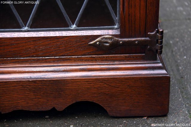 Image 30 of AN OLD CHARM TUDOR BROWN OAK TV CABINET CUPBOARD TABLE STAND