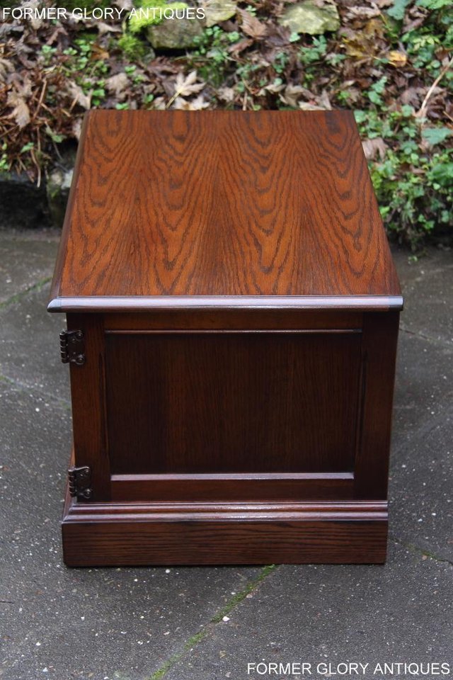 Image 34 of AN OLD CHARM TUDOR BROWN OAK TV CABINET CUPBOARD TABLE STAND