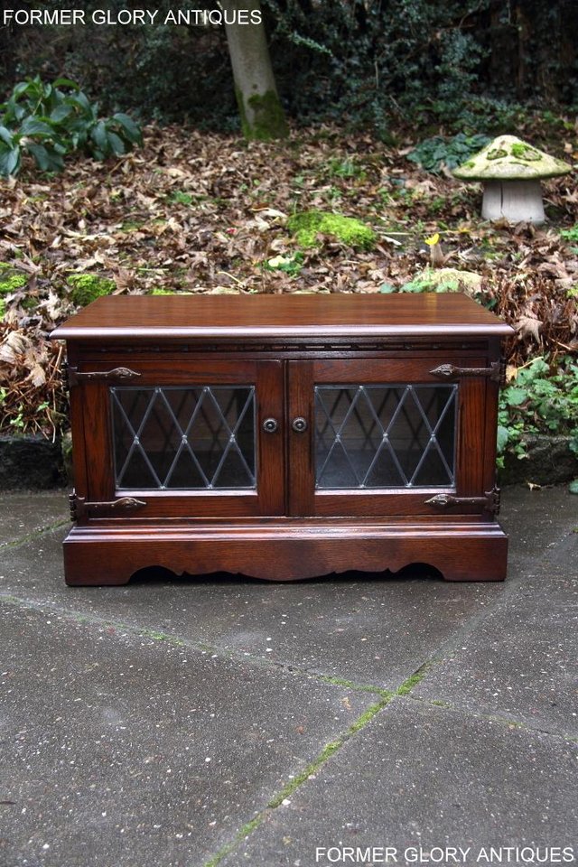 Image 35 of AN OLD CHARM TUDOR BROWN OAK TV CABINET CUPBOARD TABLE STAND