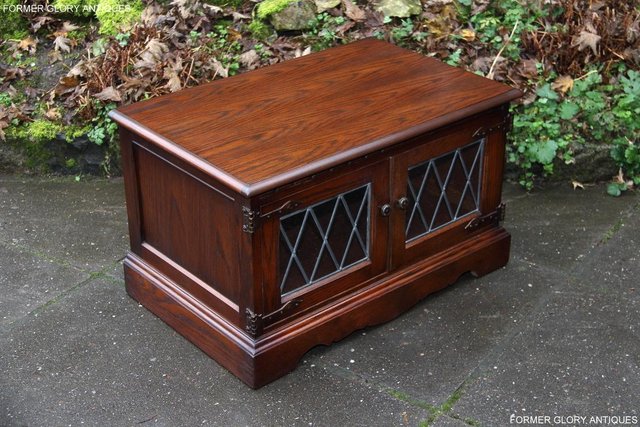 Image 44 of AN OLD CHARM TUDOR BROWN OAK TV CABINET CUPBOARD TABLE STAND