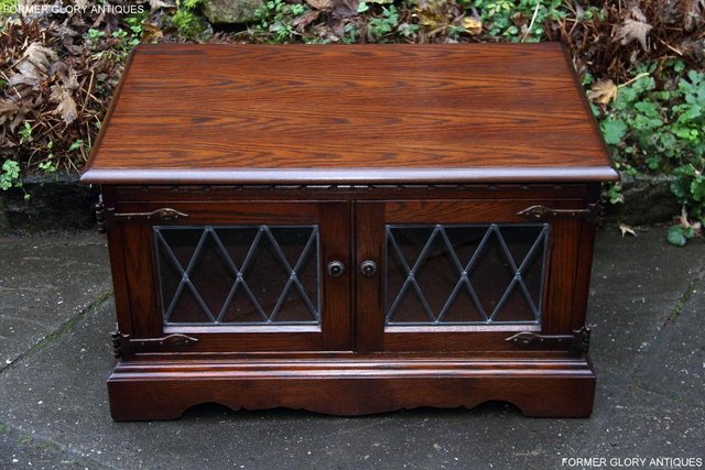 Image 52 of AN OLD CHARM TUDOR BROWN OAK TV CABINET CUPBOARD TABLE STAND