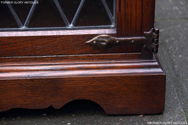 Image 58 of AN OLD CHARM TUDOR BROWN OAK TV CABINET CUPBOARD TABLE STAND