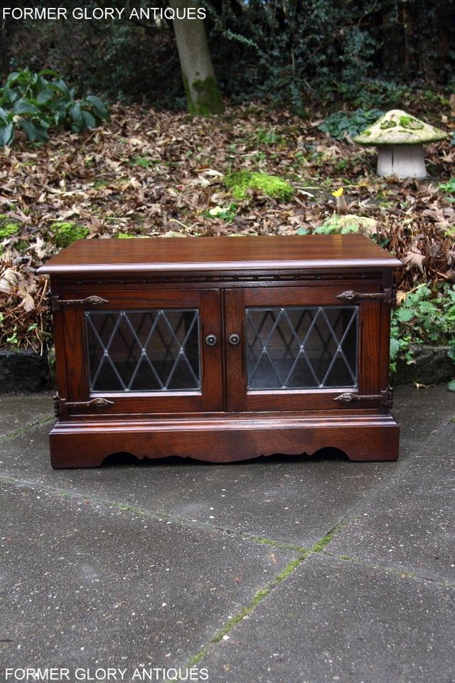 Image 62 of AN OLD CHARM TUDOR BROWN OAK TV CABINET CUPBOARD TABLE STAND